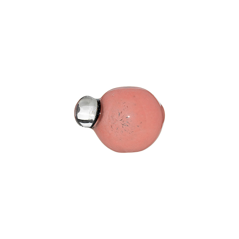 A color-blocked pipe with Opal